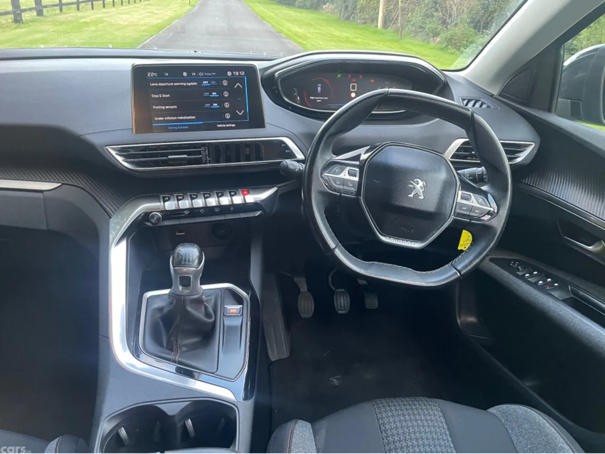 Peugeot 3008 MPV, Diesel, 2018, Grey