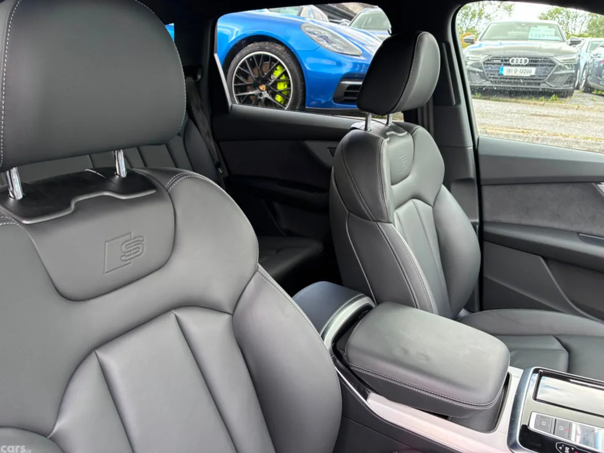 Audi Q7 SUV, Petrol Plug-in Hybrid, 2025, Black