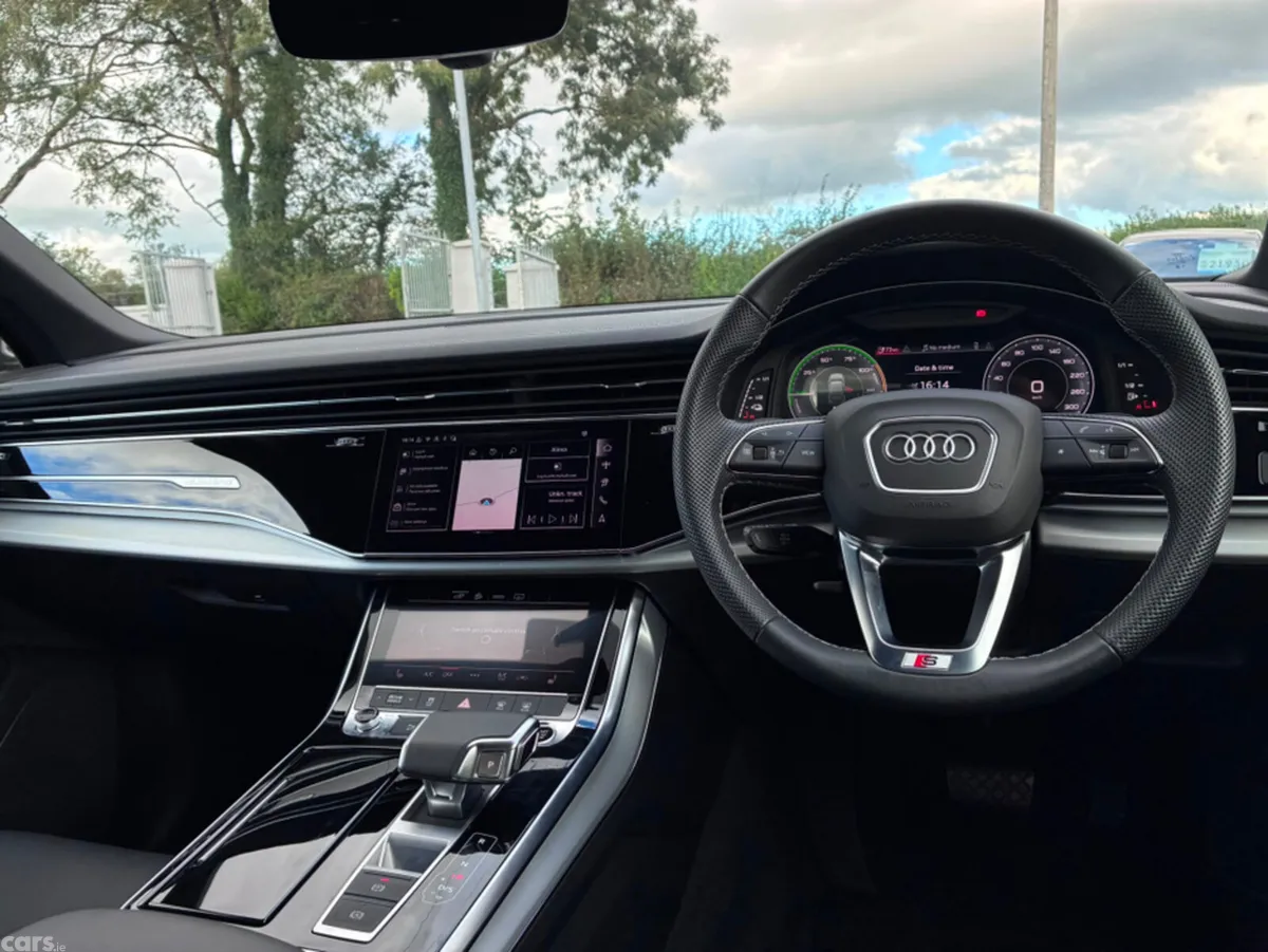 Audi Q7 SUV, Petrol Plug-in Hybrid, 2025, Black