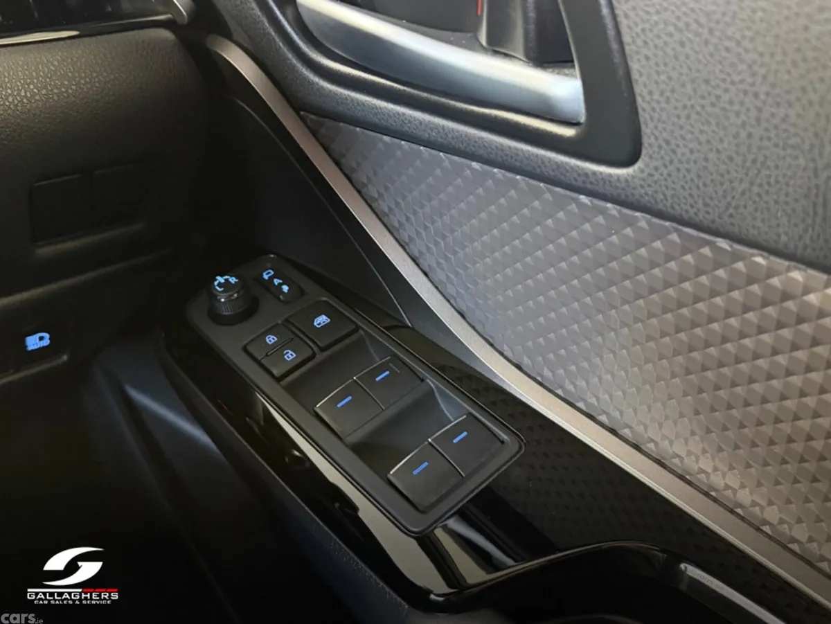 Toyota C-HR SUV, Petrol Hybrid, 2021, Black
