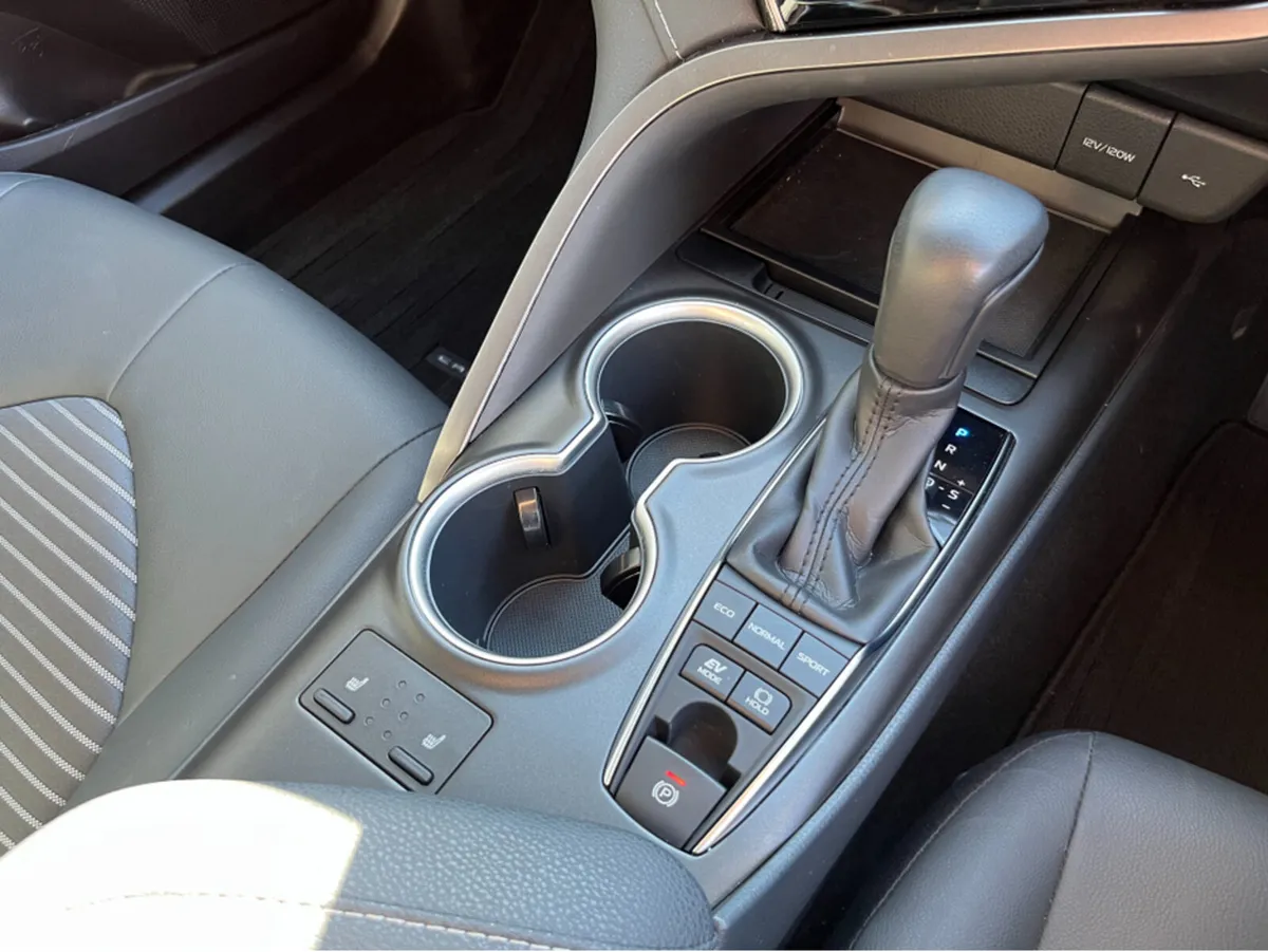 Toyota Camry Saloon, Petrol Hybrid, 2022, Grey