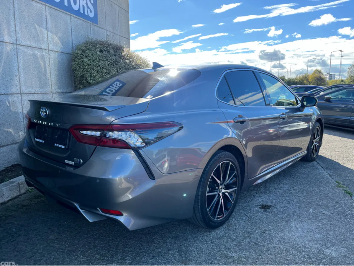 Toyota Camry Saloon, Petrol Hybrid, 2022, Grey