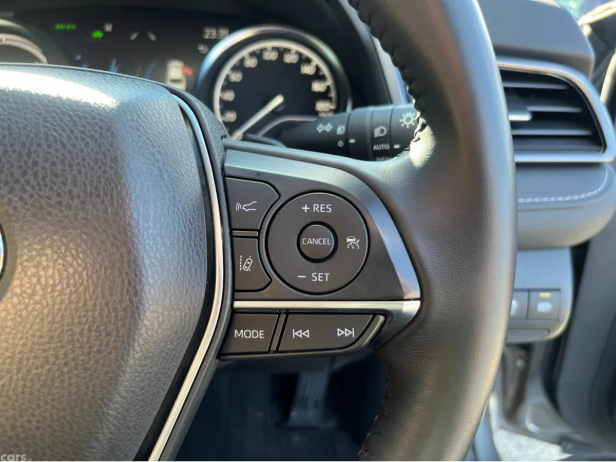 Toyota Camry Saloon, Petrol Hybrid, 2022, Grey