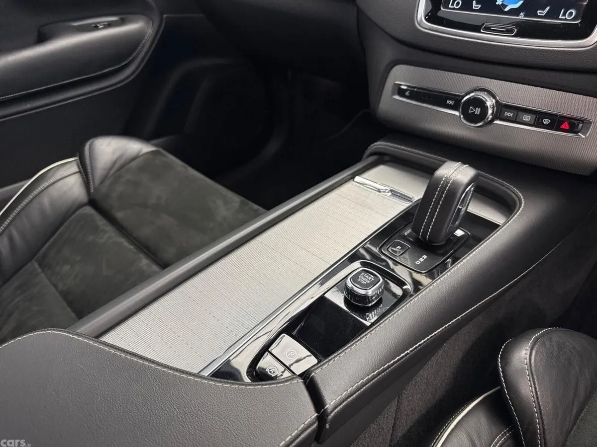Volvo XC90 SUV, Petrol Plug-in Hybrid, 2021, Blue