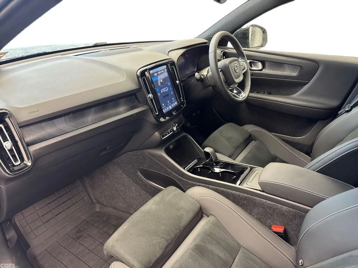 Volvo XC40 Estate, Electric, 2024, Grey