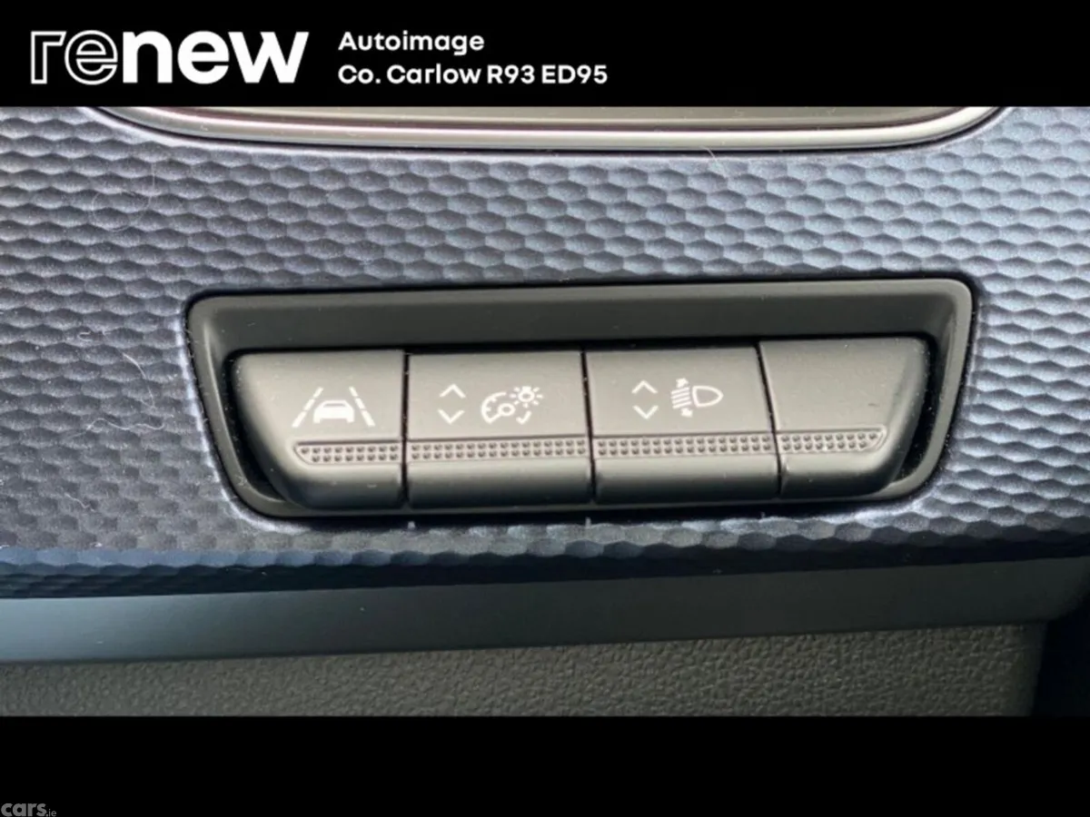 Renault Arkana Hatchback, Petrol, 2022, White