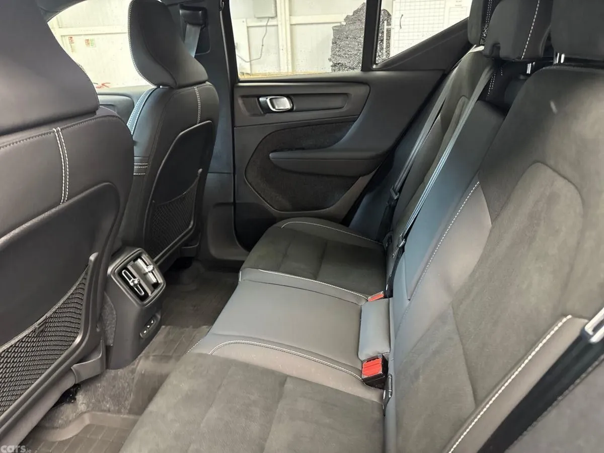 Volvo XC40 Estate, Electric, 2024, Grey
