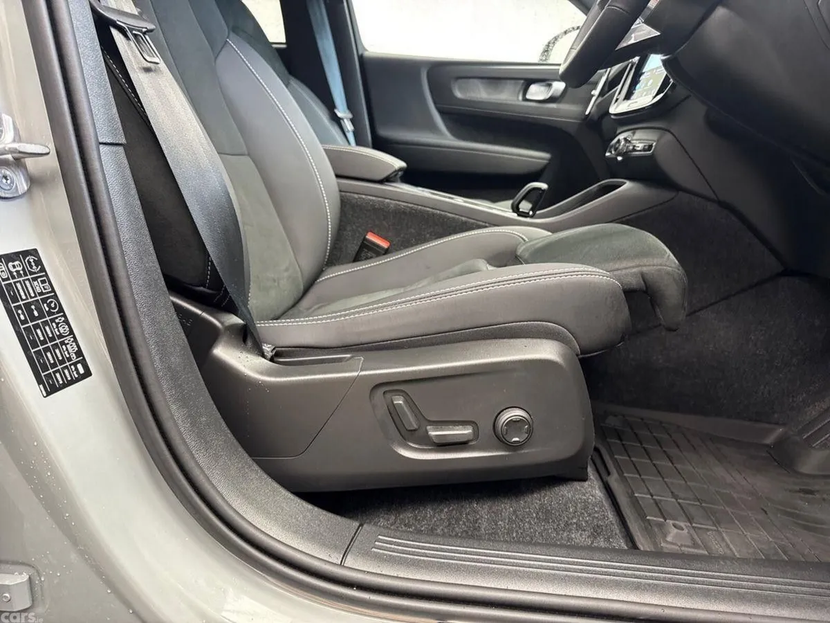Volvo XC40 Estate, Electric, 2024, Grey