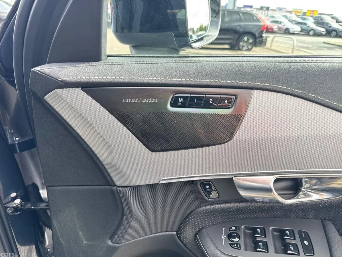 Volvo XC90 SUV, Petrol Plug-in Hybrid, 2021, Blue