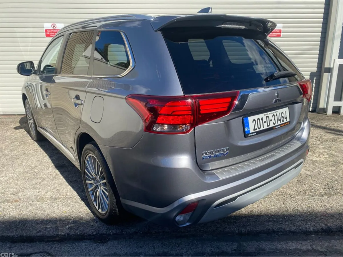 Mitsubishi Outlander 2.4 EXCEED PHEV @ Waltons Gar, Ranelagh