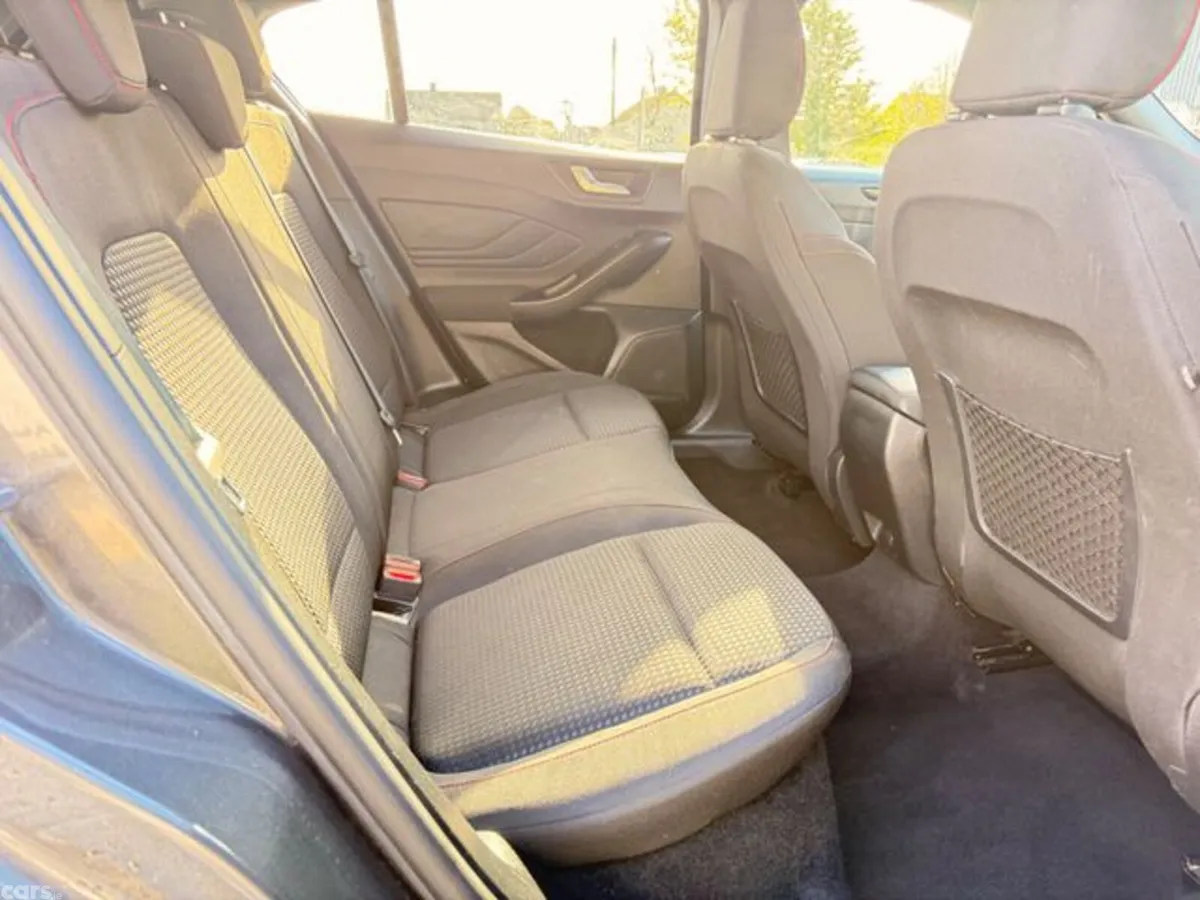 Ford Focus Hatchback, Petrol, 2024, Grey