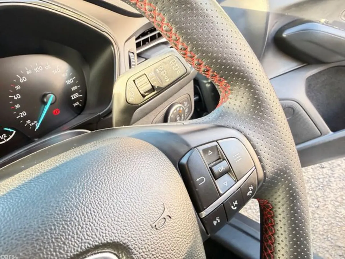 Ford Focus Hatchback, Petrol, 2024, Grey