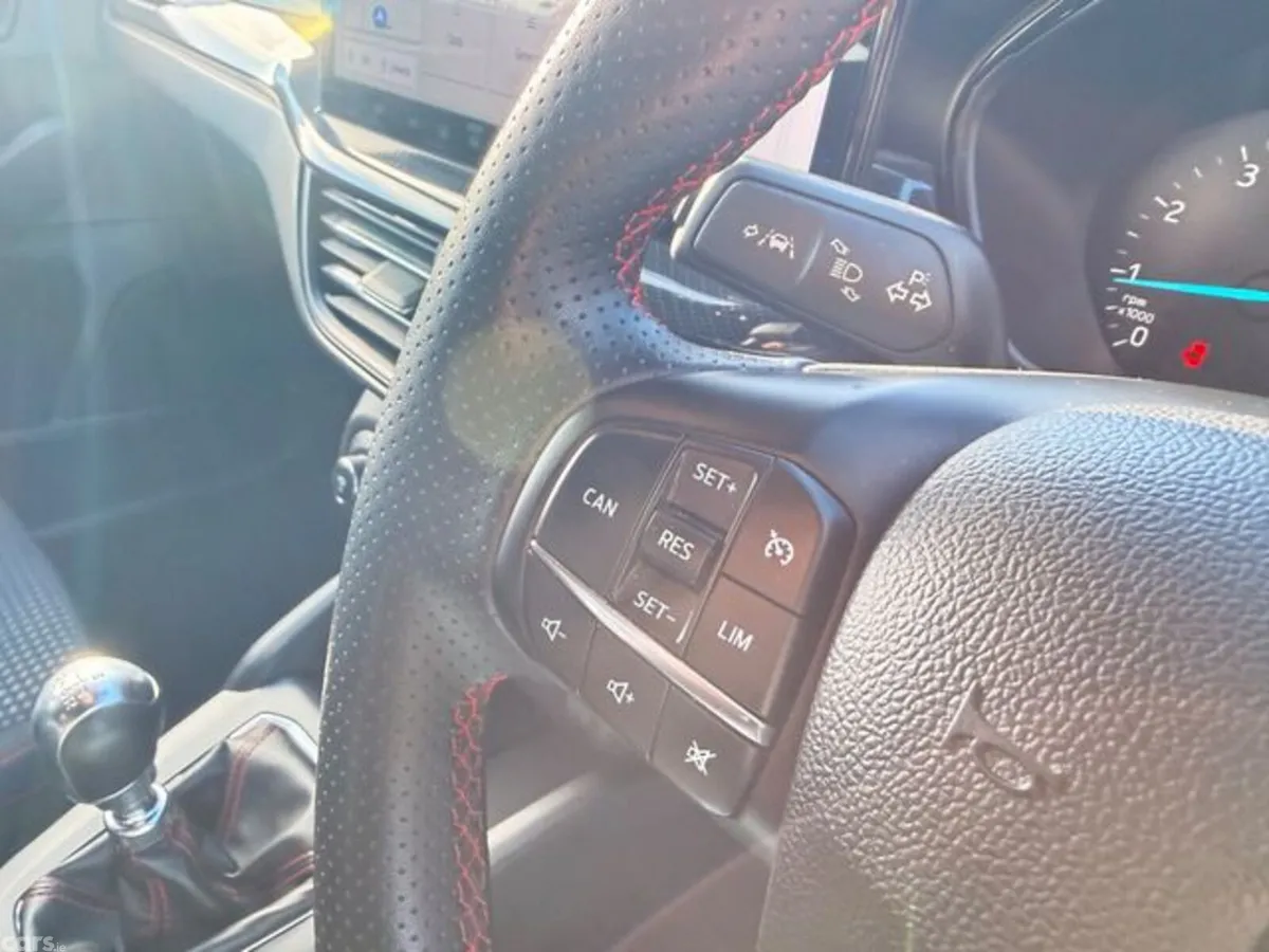 Ford Focus Hatchback, Petrol, 2024, Grey