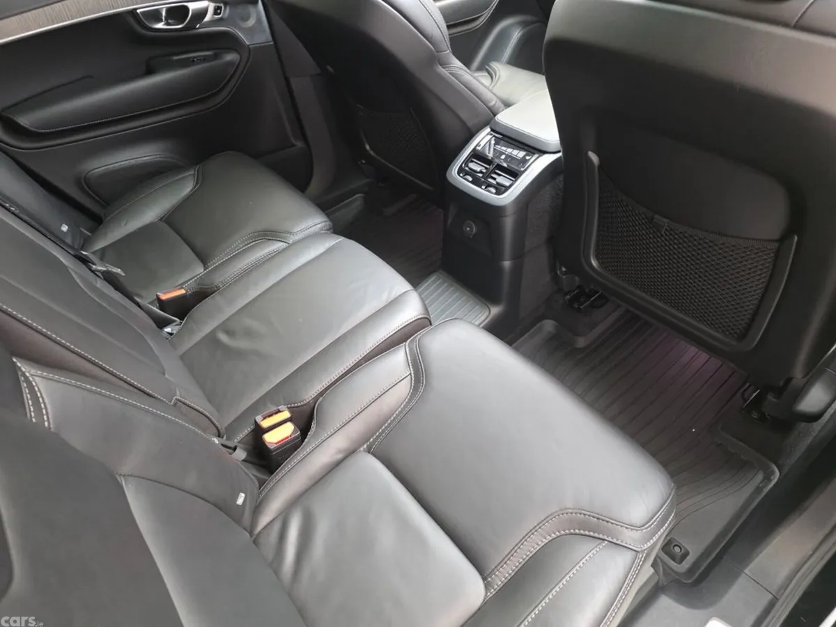 Volvo XC90 SUV, Petrol Plug-in Hybrid, 2023, Black