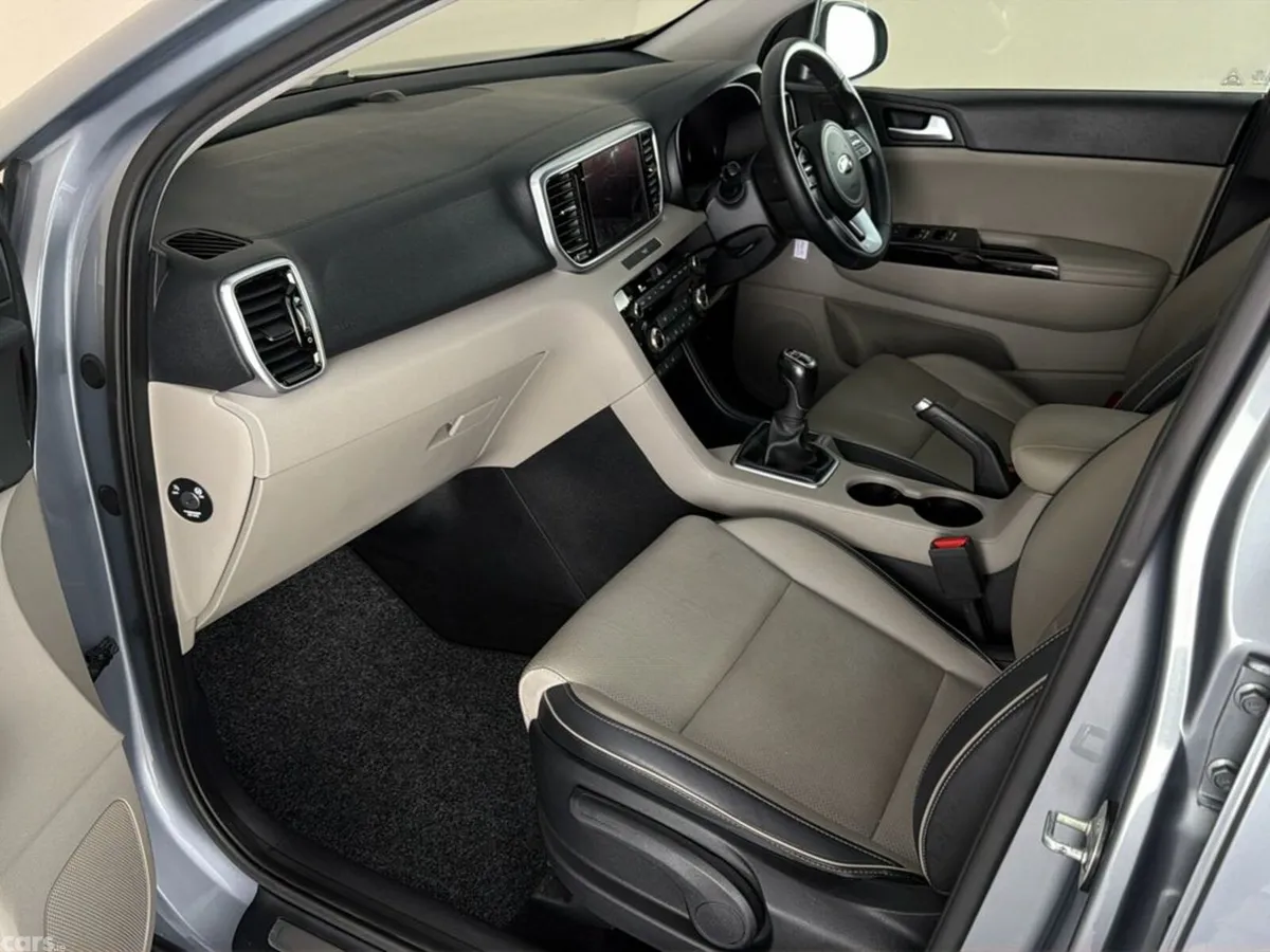 Kia Sportage SUV, Diesel Hybrid, 2021, Grey