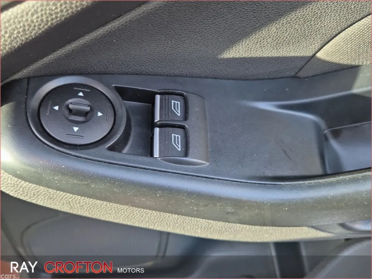 Ford Fiesta Hatchback, Petrol, 2015, Brown