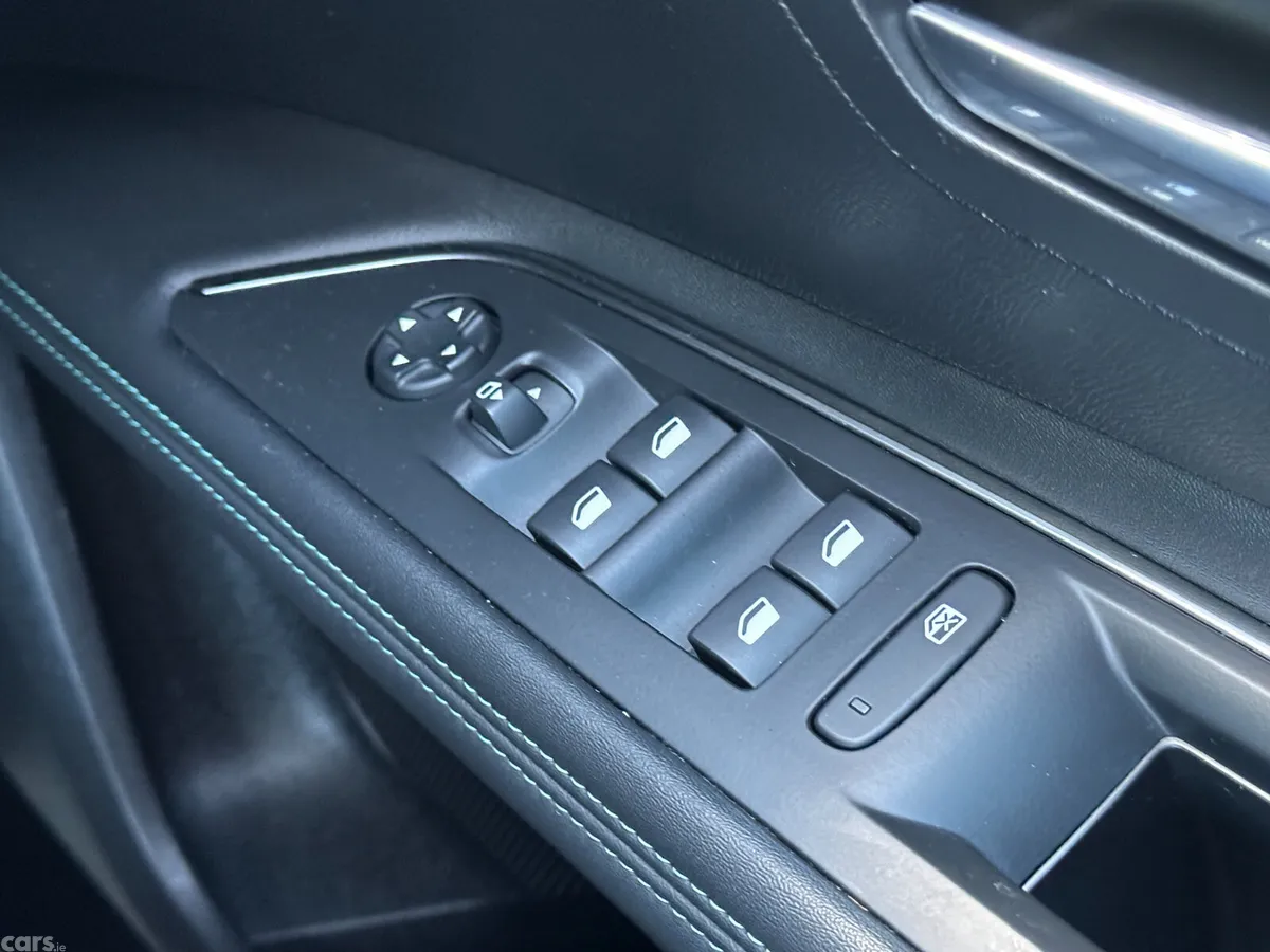 Peugeot 3008 MPV, Diesel, 2023, Black