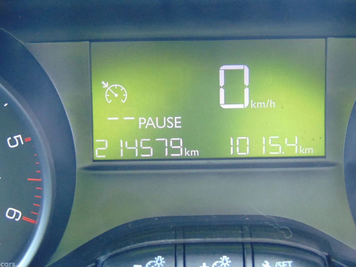 Peugeot 2008 SUV, Diesel, 2016, Grey