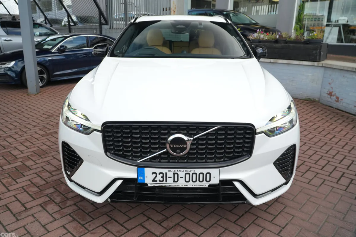 Volvo XC60 Estate, Petrol Plug-in Hybrid, 2023, White