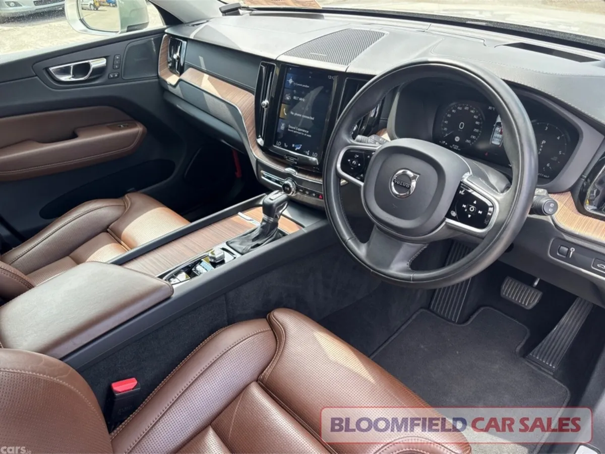Volvo XC60 SUV, Diesel, 2019, Gold
