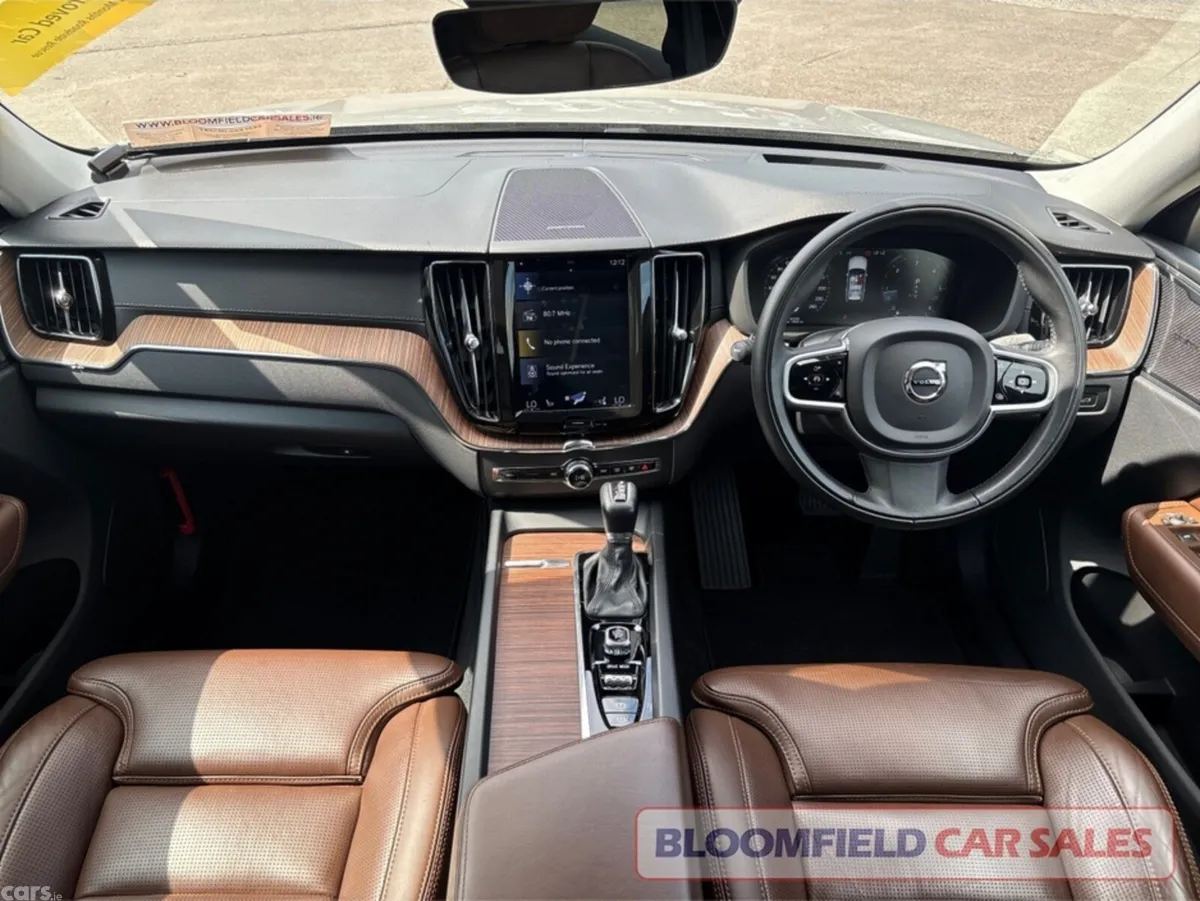 Volvo XC60 SUV, Diesel, 2019, Gold