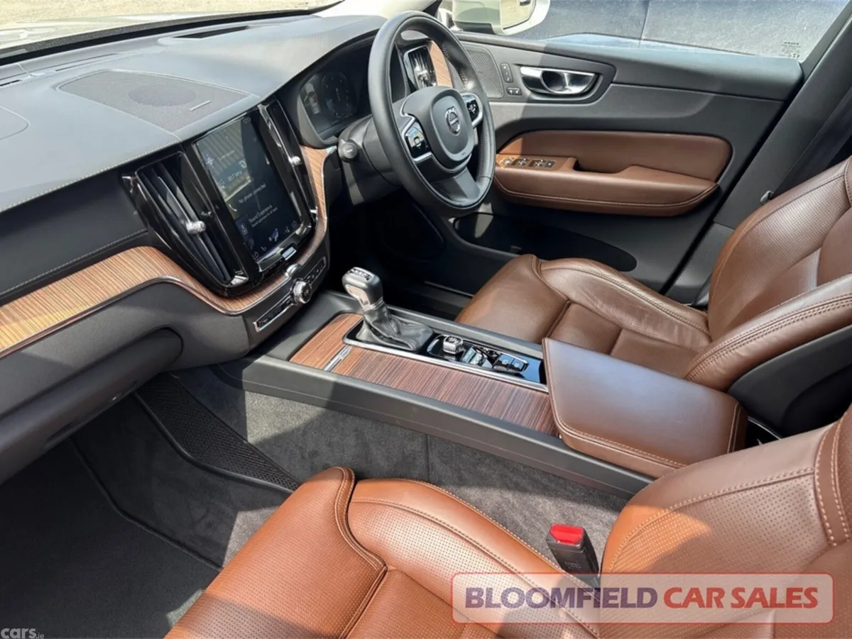 Volvo XC60 SUV, Diesel, 2019, Gold