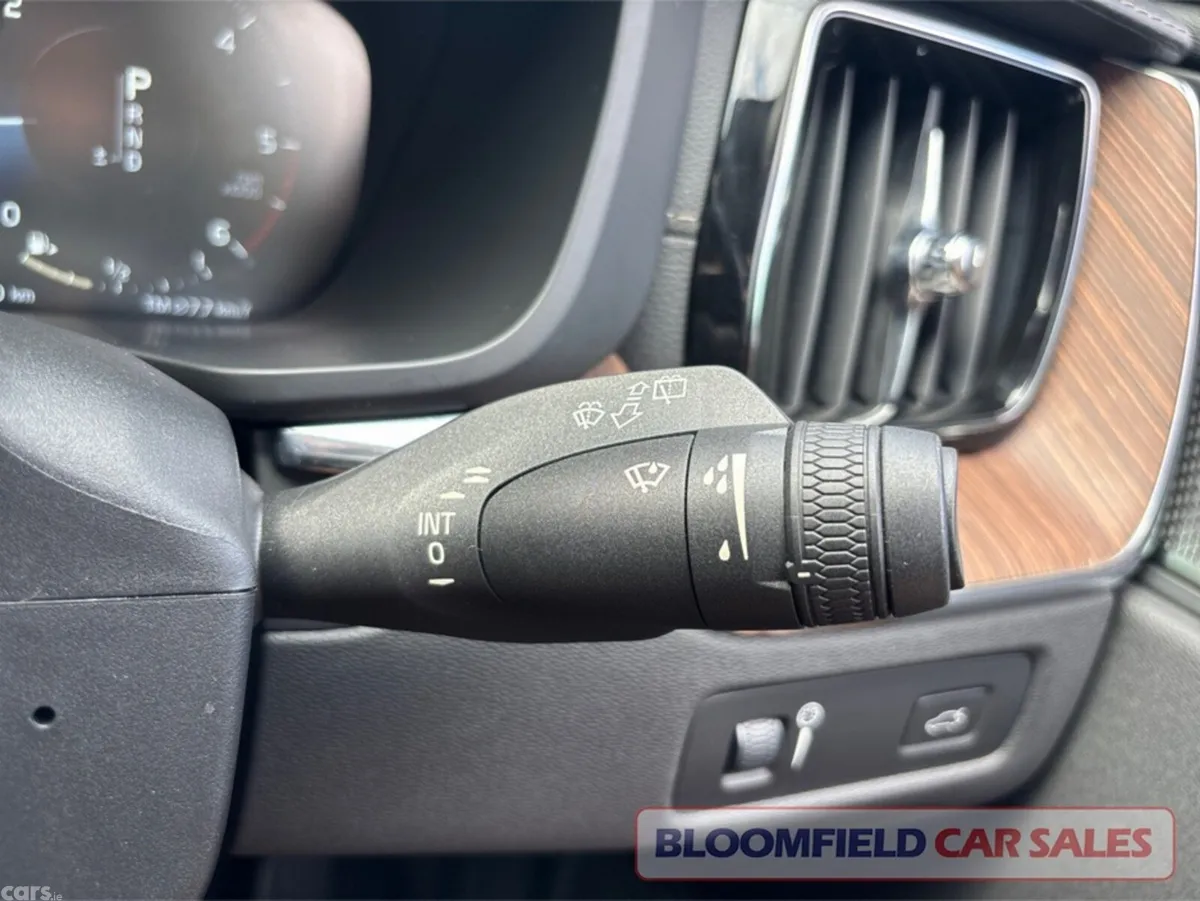Volvo XC60 SUV, Diesel, 2019, Gold