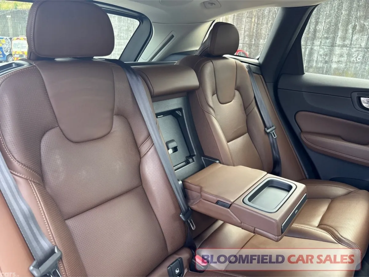 Volvo XC60 SUV, Diesel, 2019, Gold