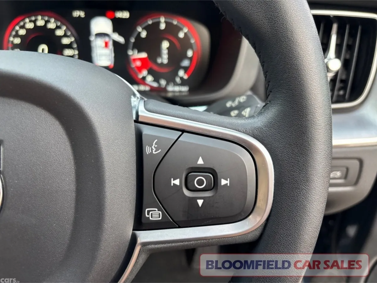 Volvo XC60 SUV, Diesel, 2018, Blue