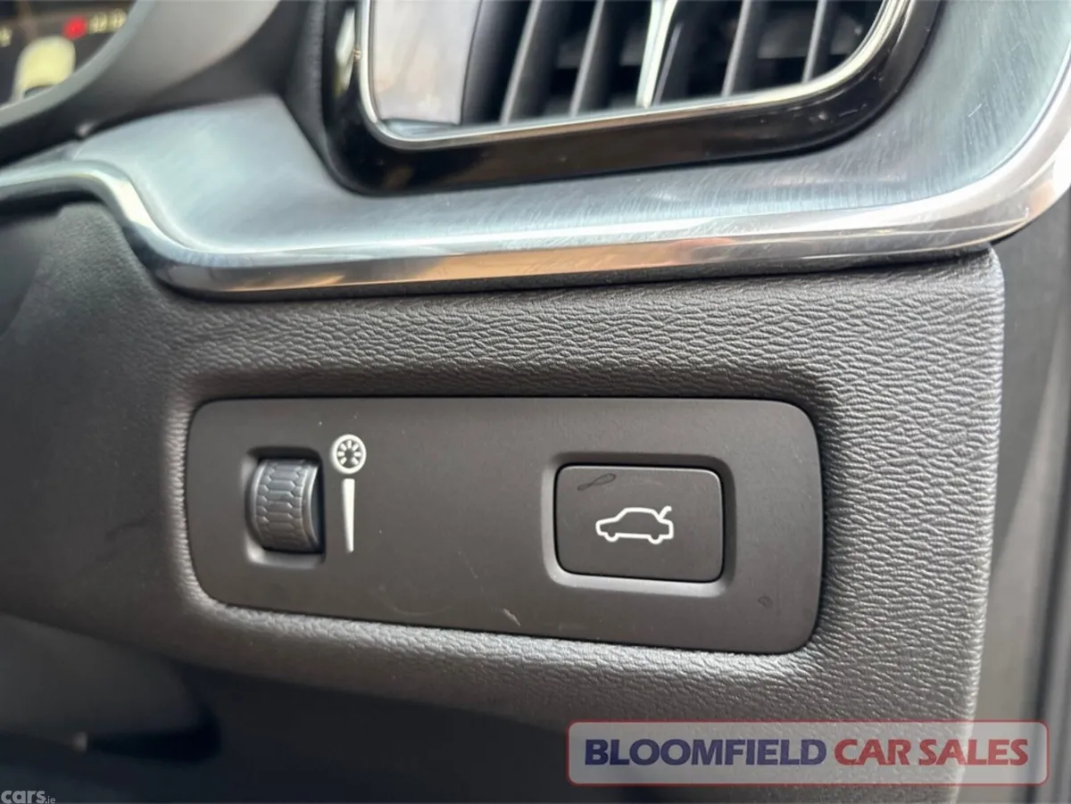 Volvo XC60 SUV, Diesel, 2018, Blue