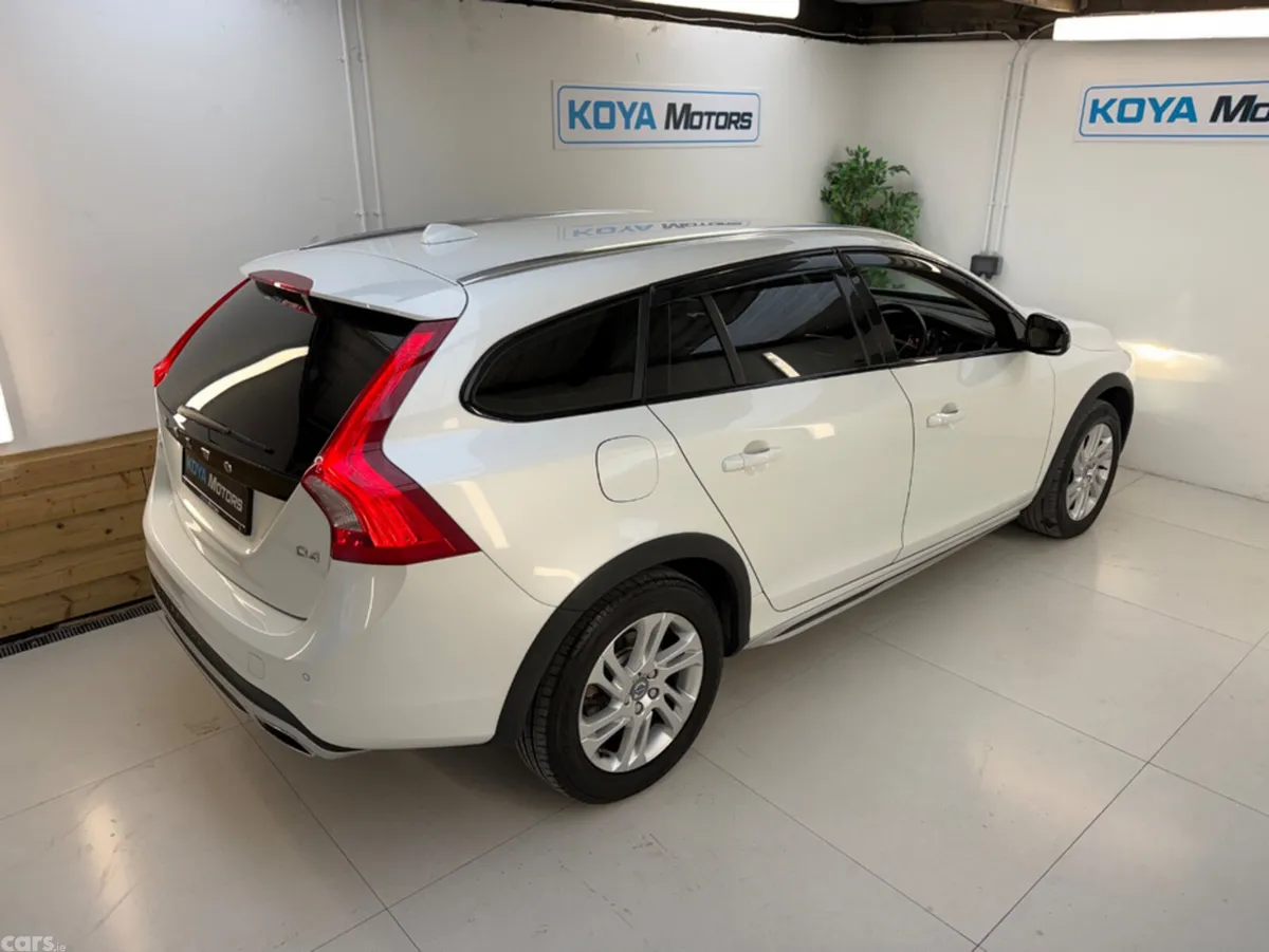 Volvo V60 Estate, Diesel, 2017, White