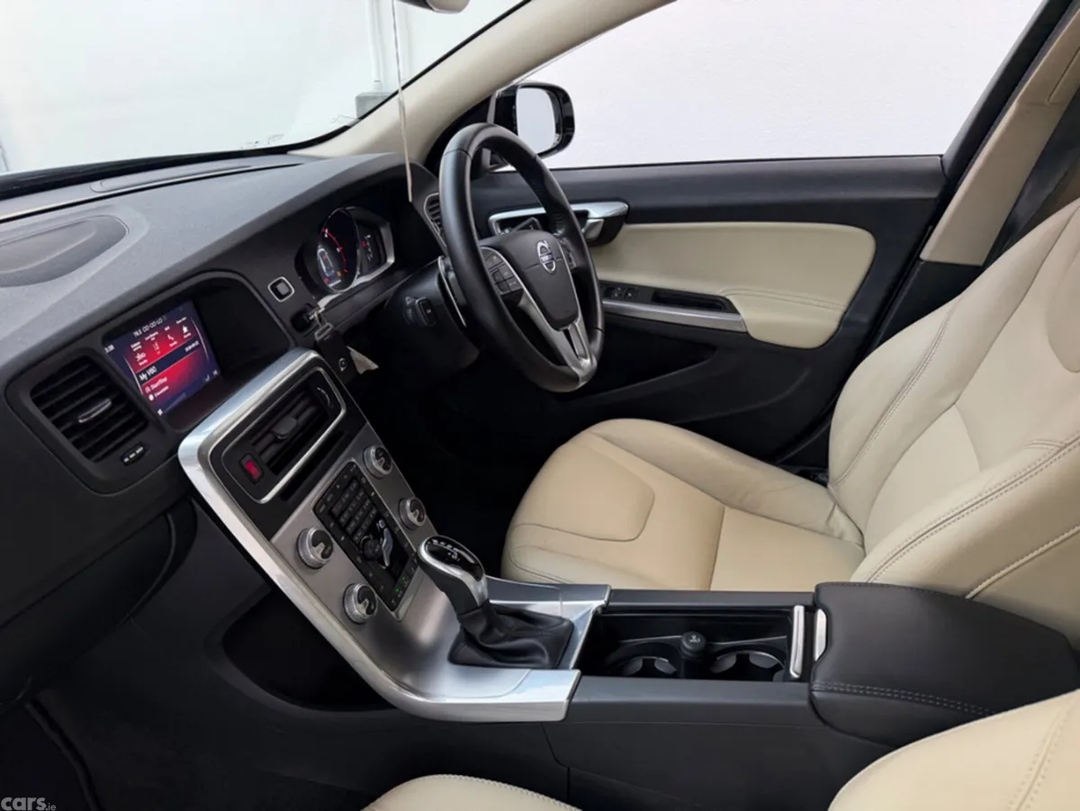 Volvo V60 Estate, Diesel, 2017, White