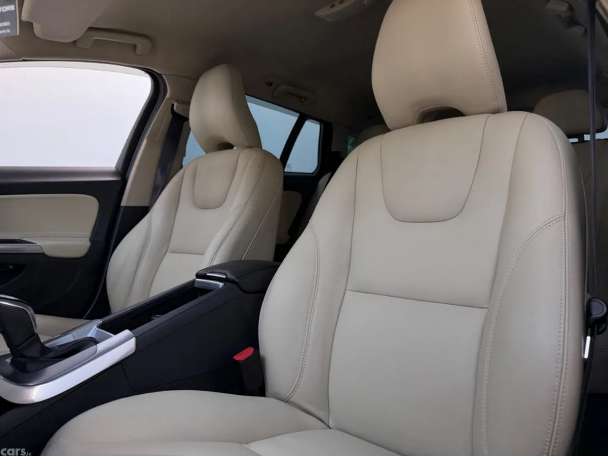 Volvo V60 Estate, Diesel, 2017, White