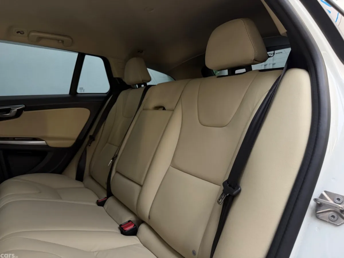 Volvo V60 Estate, Diesel, 2017, White