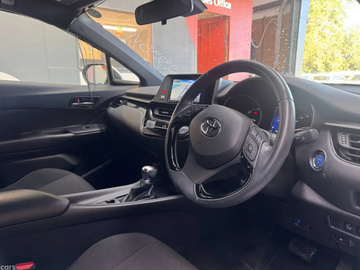 Toyota C-HR SUV, Petrol, 2019, White