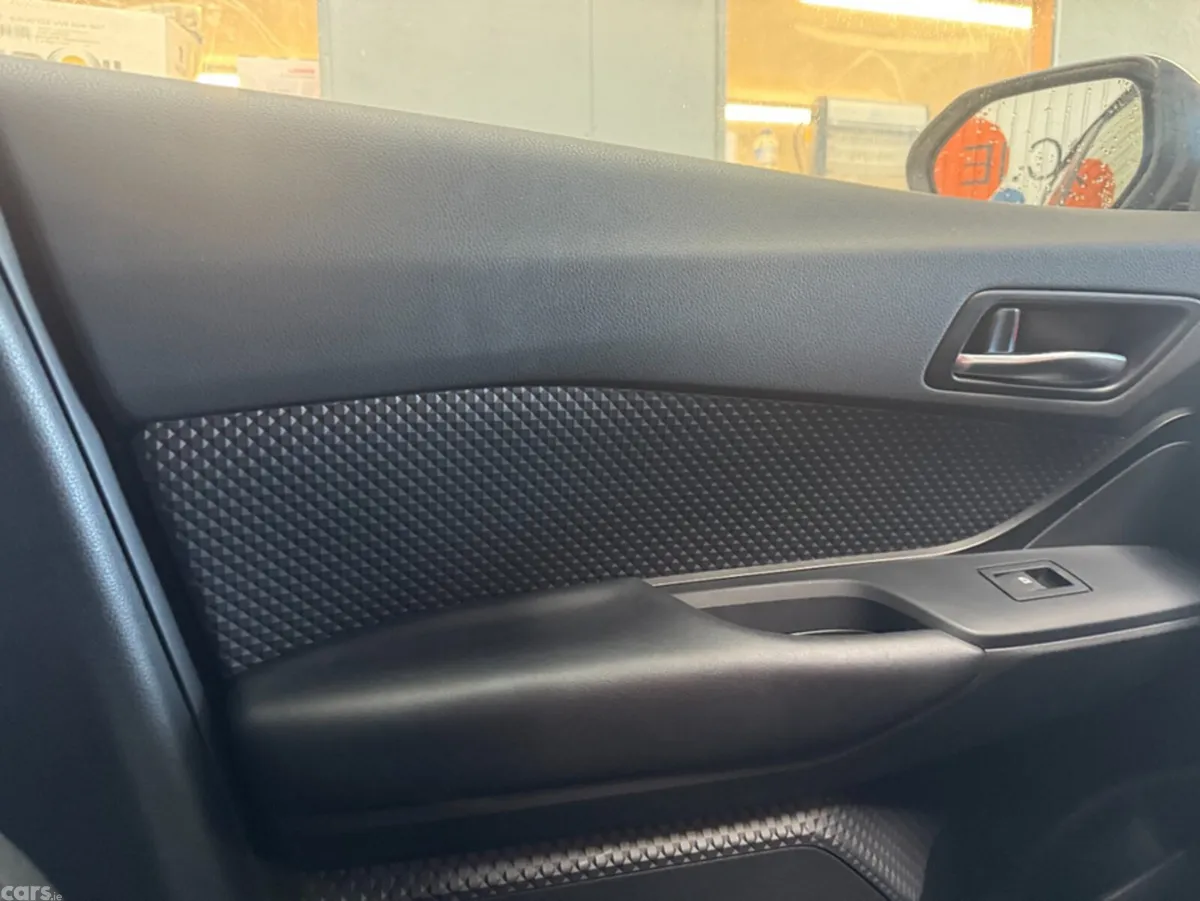 Toyota C-HR SUV, Petrol, 2019, White