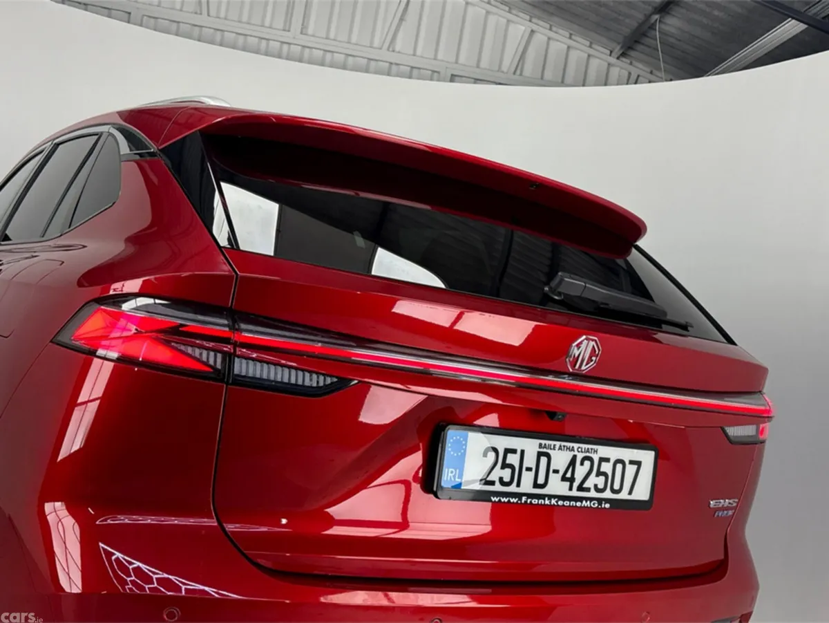 MG HS Hatchback, Petrol Hybrid, 2025, Red