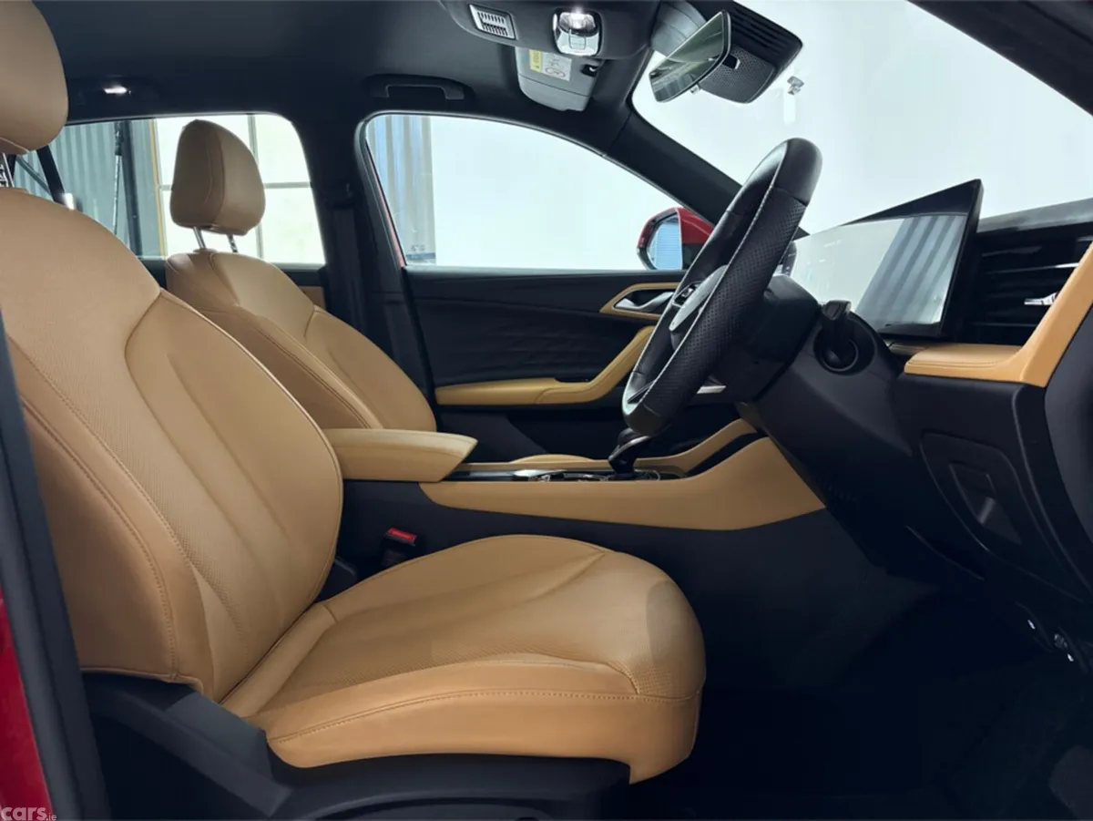 MG HS Hatchback, Petrol Hybrid, 2025, Red