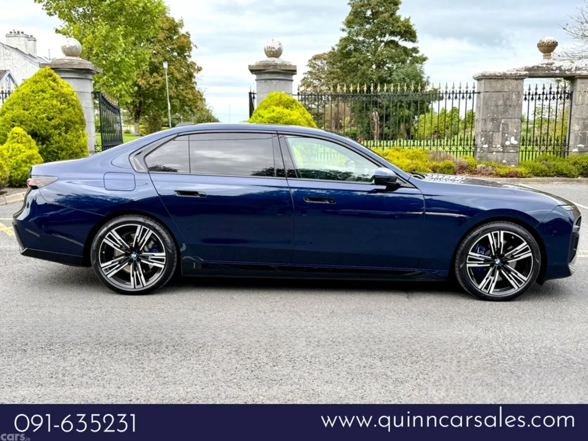 BMW i7 Saloon, Electric, 2026, Blue