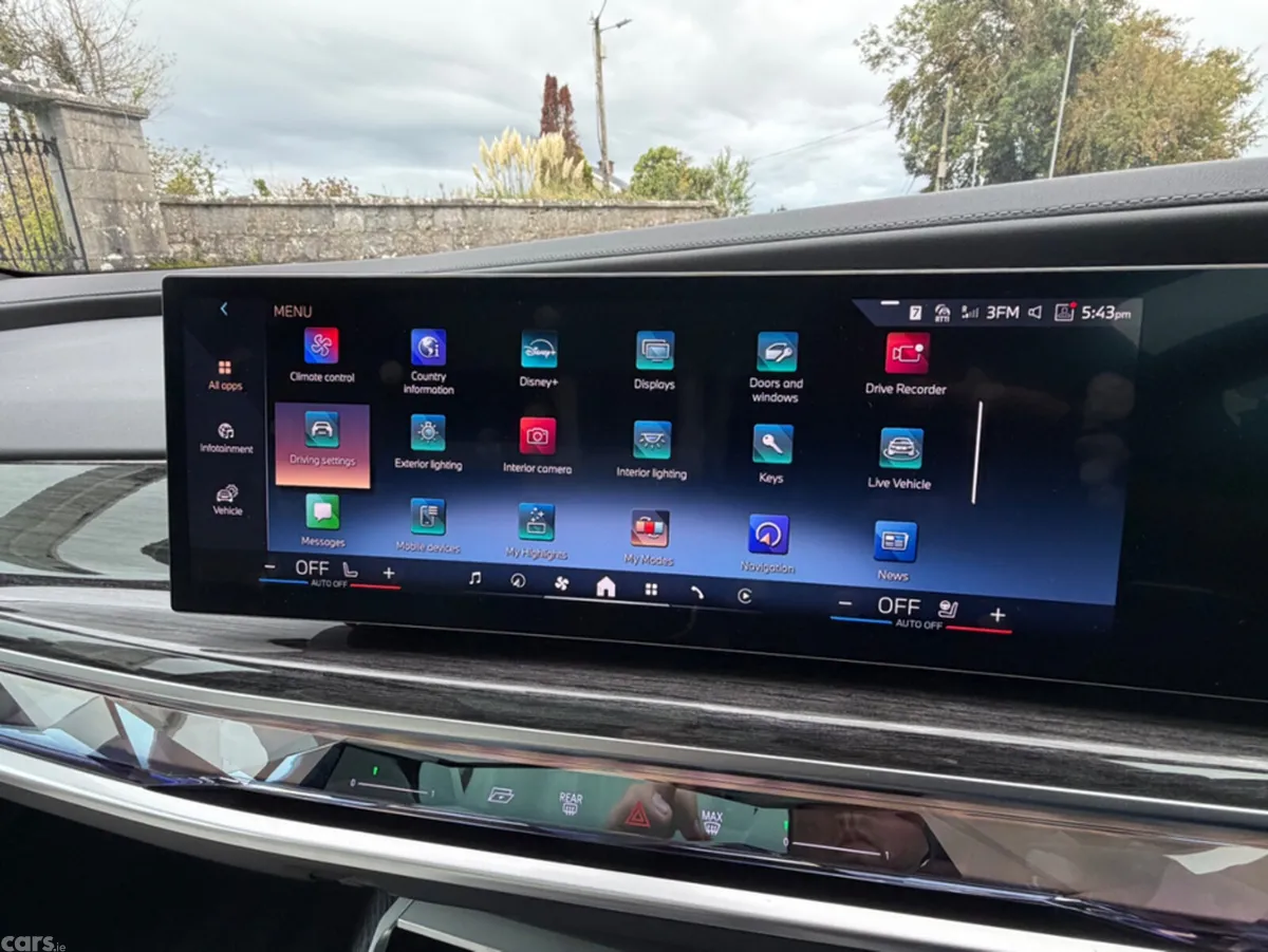 BMW i7 Saloon, Electric, 2026, Blue