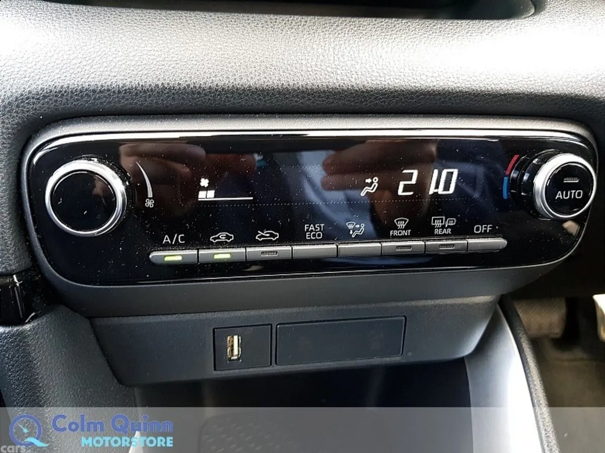 Toyota Yaris Hatchback, Petrol Hybrid, 2024, White