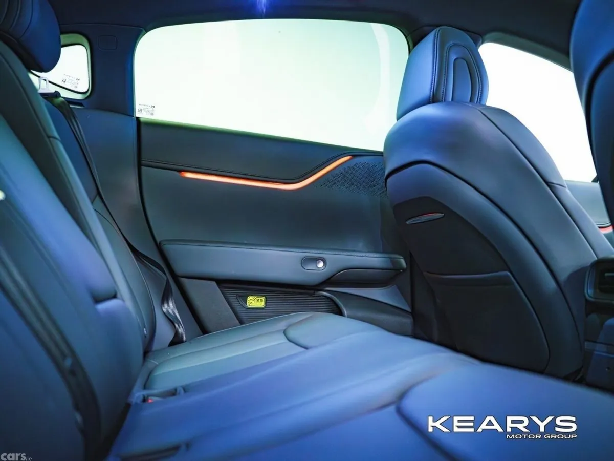 XPeng G6 Hatchback, Electric, 2026, Grey
