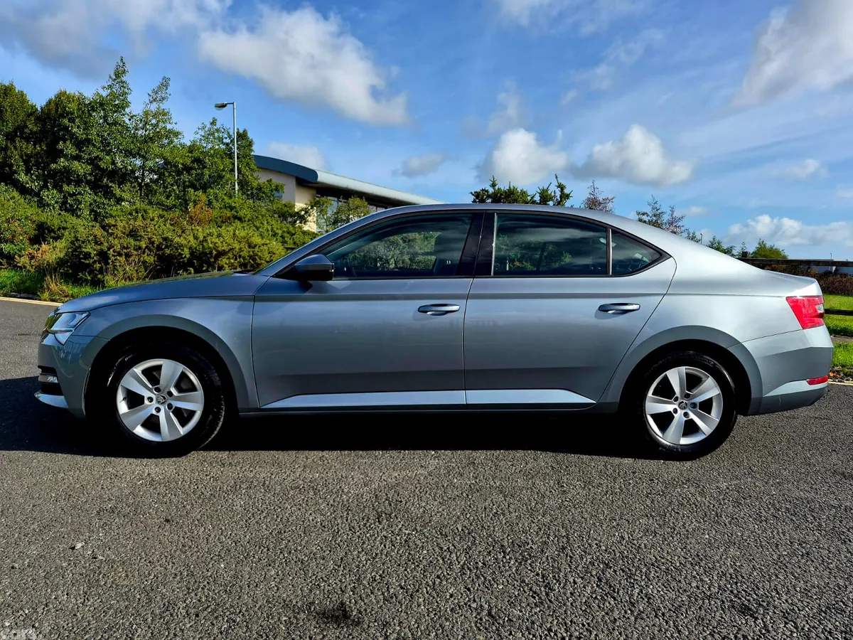 Skoda Superb Saloon, Diesel, 2021, Grey