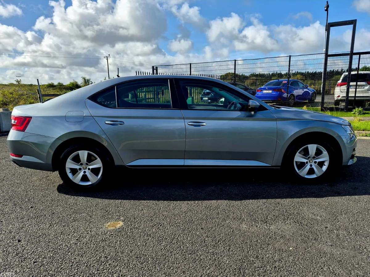 Skoda Superb Saloon, Diesel, 2021, Grey