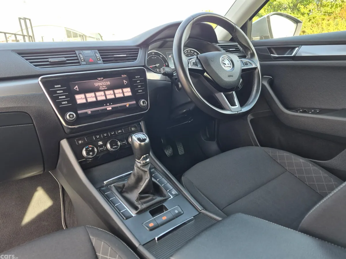 Skoda Superb Saloon, Diesel, 2021, Grey