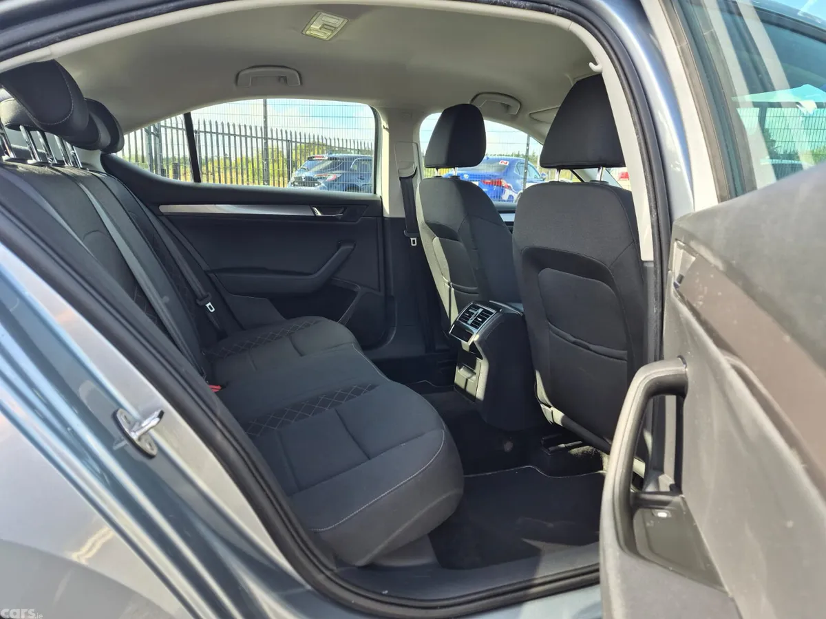 Skoda Superb Saloon, Diesel, 2021, Grey