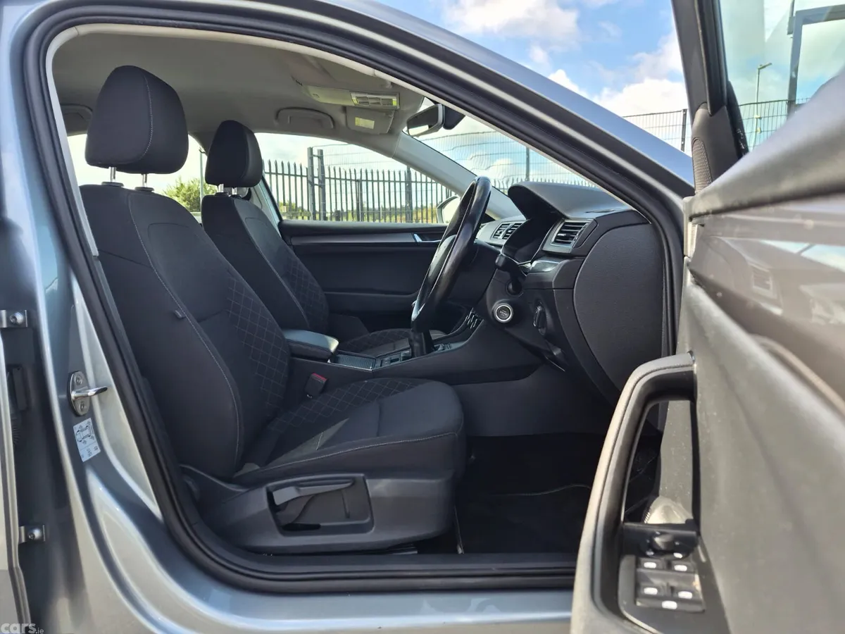 Skoda Superb Saloon, Diesel, 2021, Grey