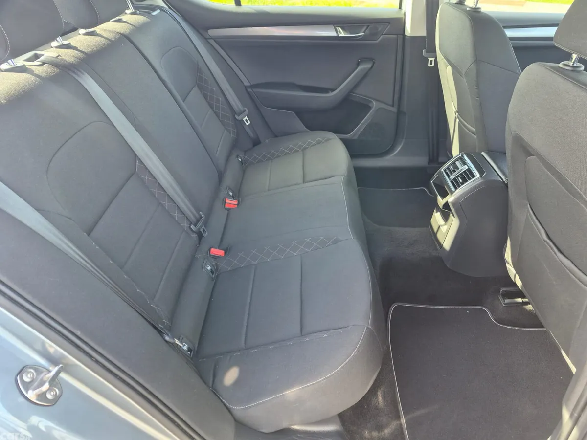 Skoda Superb Saloon, Diesel, 2021, Grey