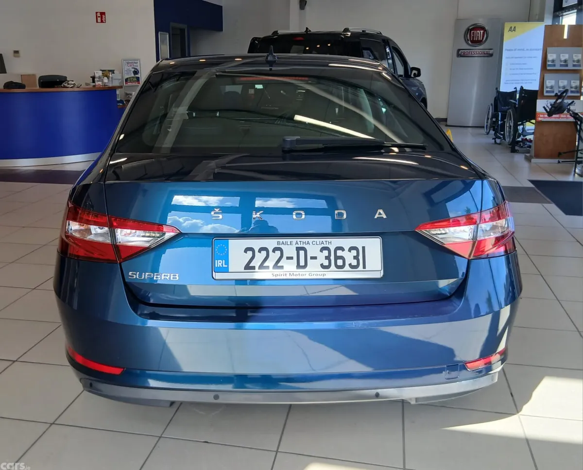 Skoda Superb Saloon, Diesel, 2022, Blue