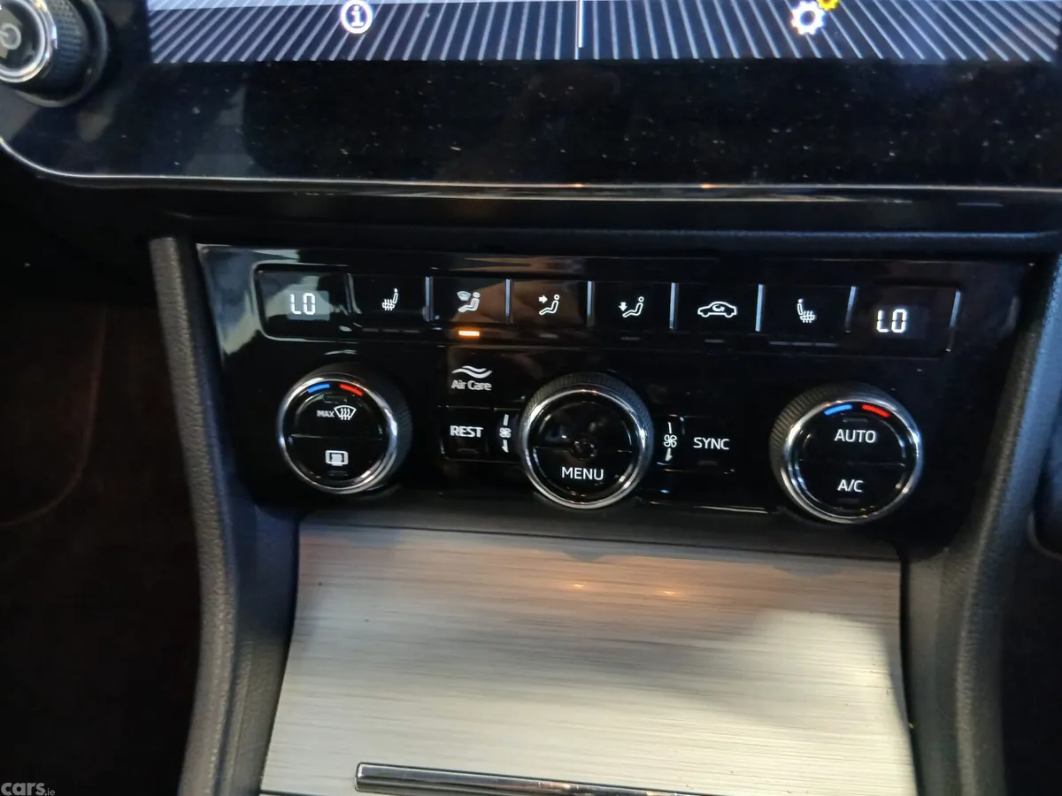 Skoda Superb Saloon, Diesel, 2022, Blue